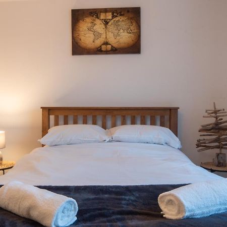 Апартаменты Castle View - Flat In Mumbles - Free Parking Oystermouth Экстерьер фото