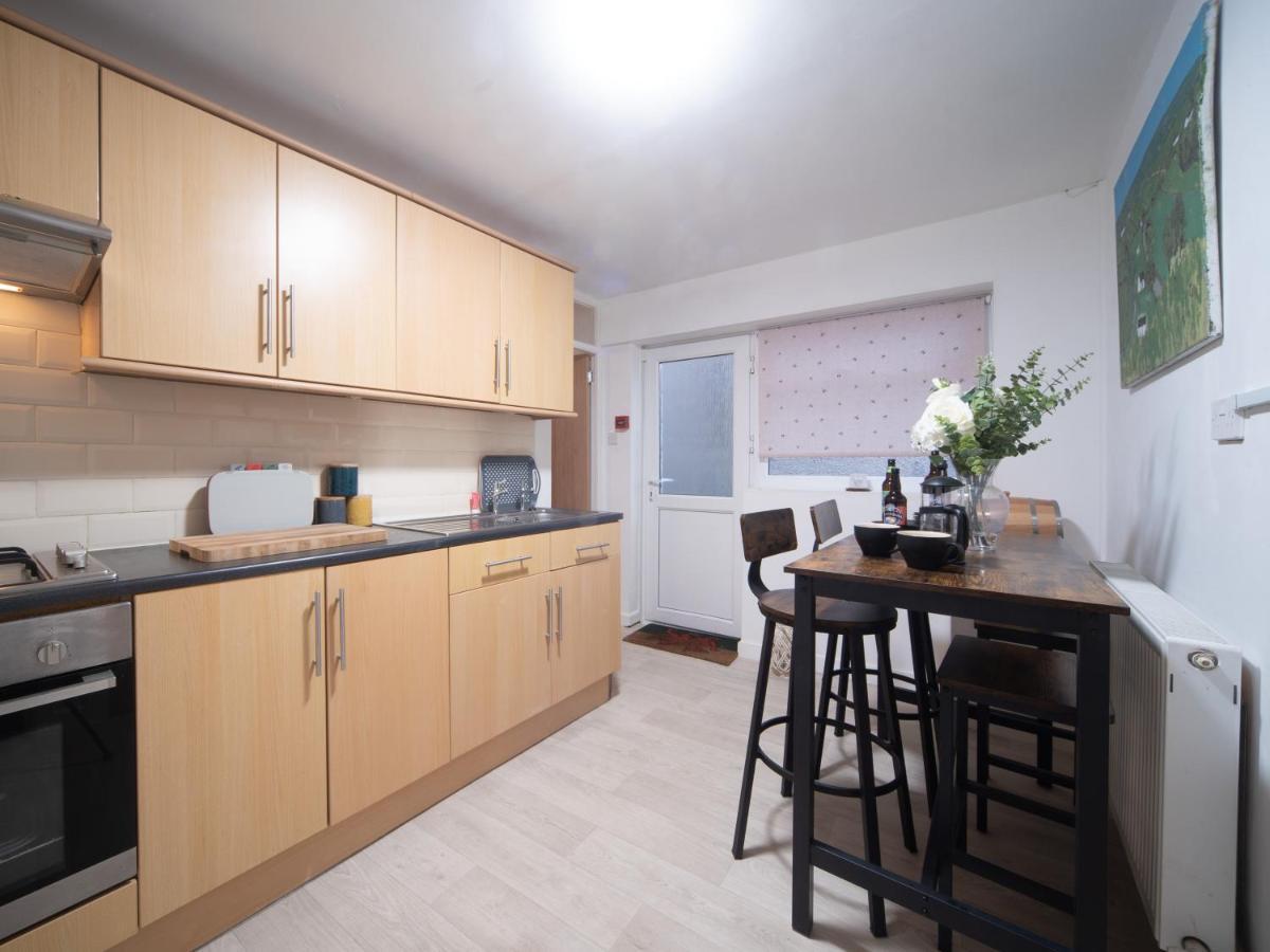 Апартаменты Castle View - Flat In Mumbles - Free Parking Oystermouth Экстерьер фото
