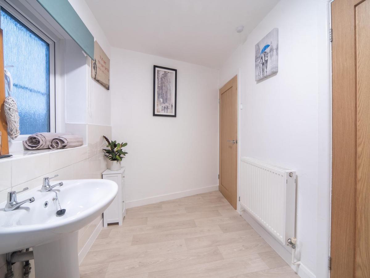 Апартаменты Castle View - Flat In Mumbles - Free Parking Oystermouth Экстерьер фото