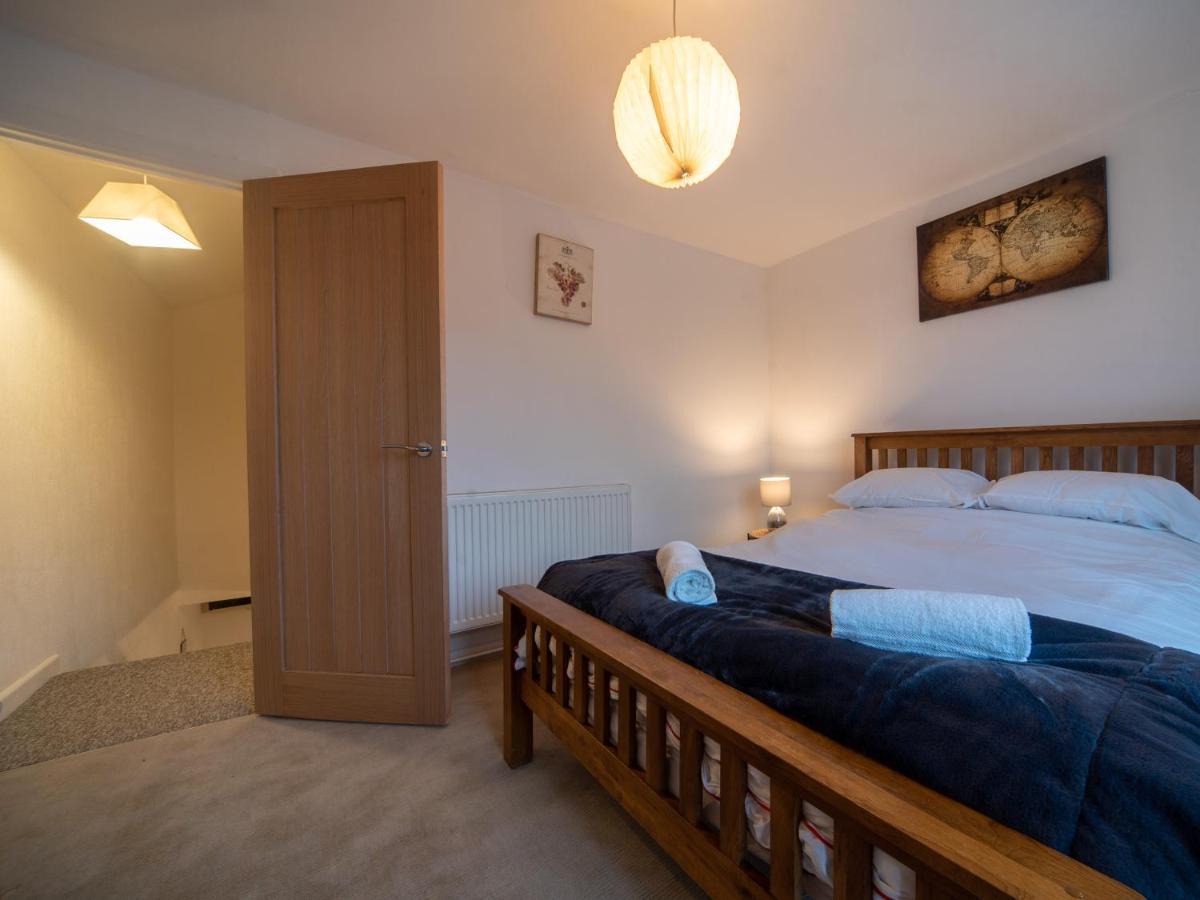 Апартаменты Castle View - Flat In Mumbles - Free Parking Oystermouth Экстерьер фото